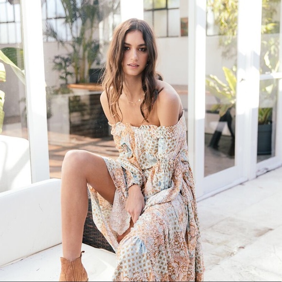 LAUV MAYA OFF SHOULDER MAXI DRESS JAASE BOUTIQUE - Picture 3 of 8